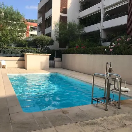 Apartamento In The Center With Pool